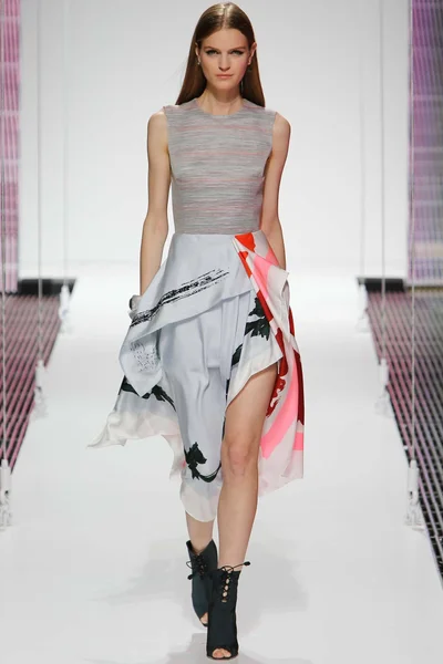 Look 50